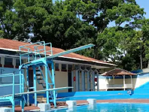 Kolam Renang Arun