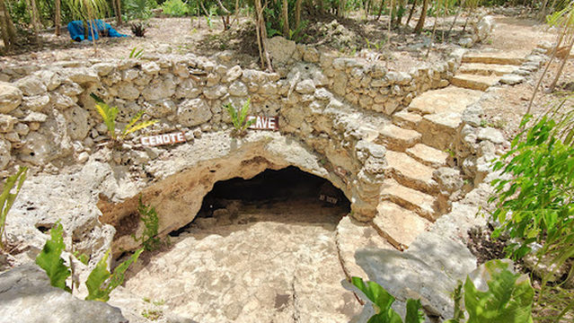 Cenote aktun-bej