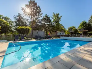 CAMPING Le Jardin de Sully