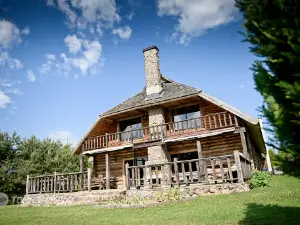 L. ir S. Sadauskų sodyba