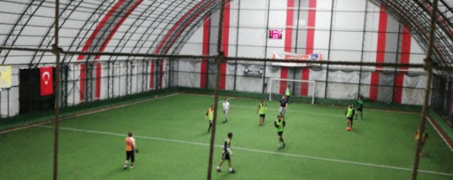 Olimpia halısaha hendek