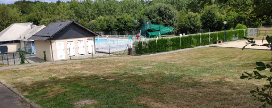Recreation Park pool in Ambrières the Valleys