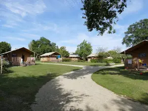 Glamping Sainte-Suzanne - cozy Camping