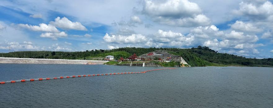 GAPURA BENDUNGAN RANDUGUNTING