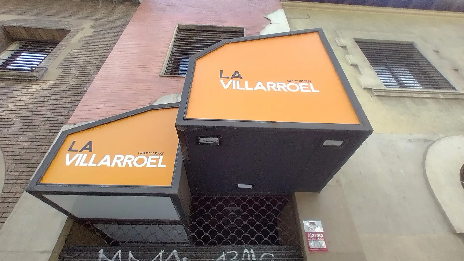 Hotels near La Villarroel