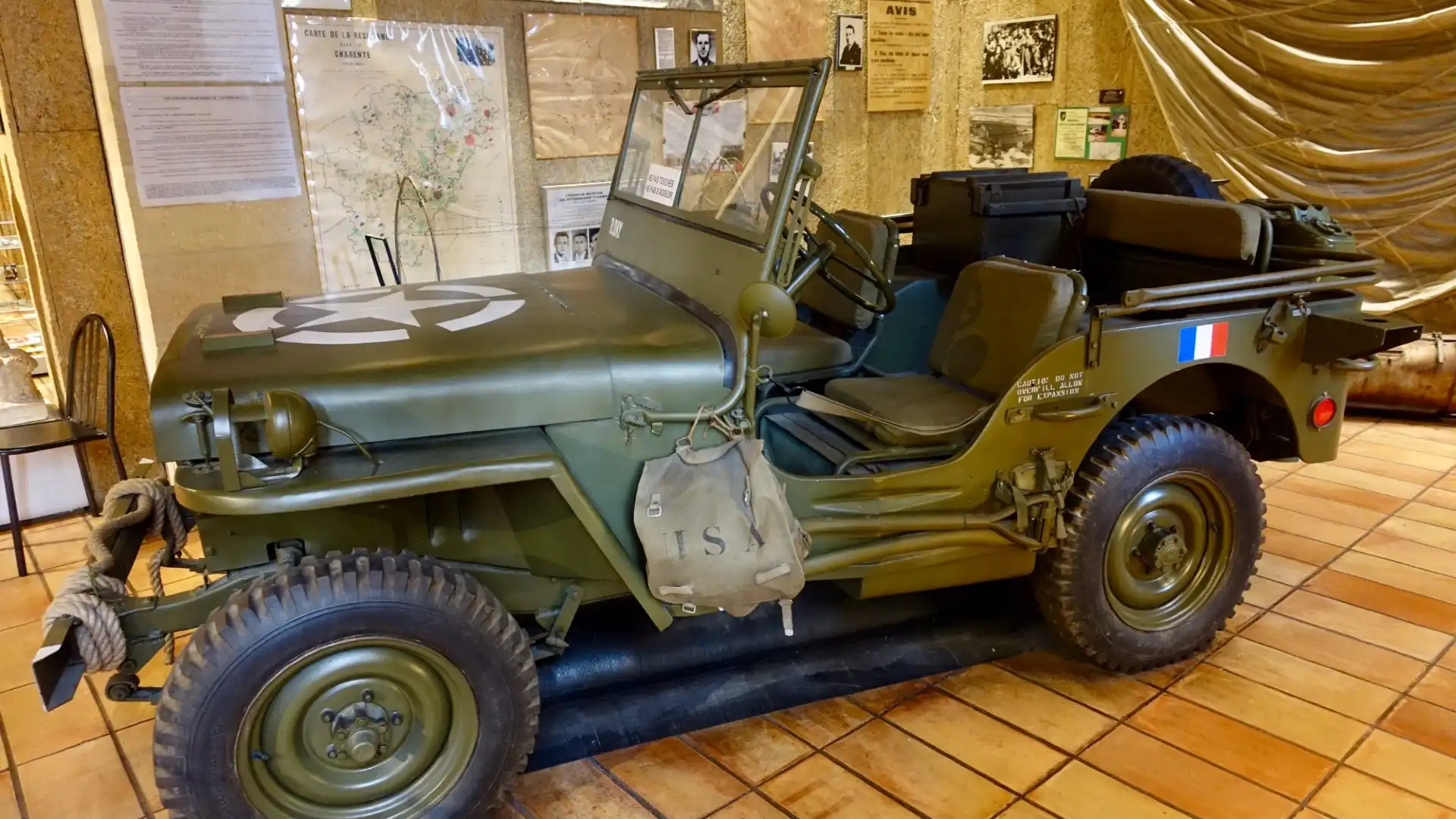 鄰近讓·穆蘭國家紀念中心的酒店