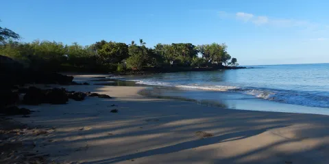 Mau'umae Beach