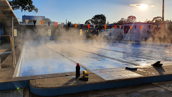 Oak Flats Olympic Pool