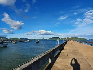 Ao Thungmaha Seaside Market