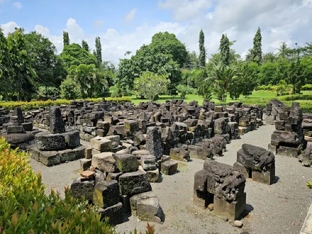 candi mendut view