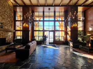 The Village Lodge Mammoth