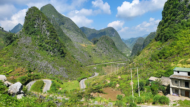 Mỏm đá rồng A Páo