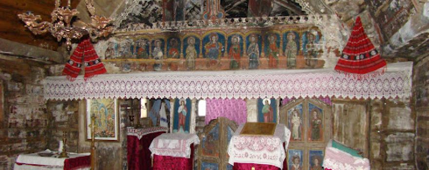 Biserica de lemn "Cuvioasa Paraschiva" construcție secolul al XVII-lea, monument istoric