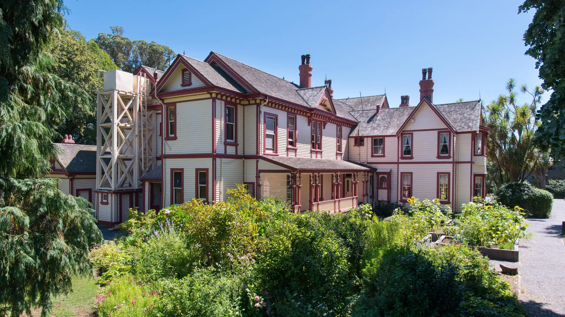 Hotels near Riccarton House and Bush
