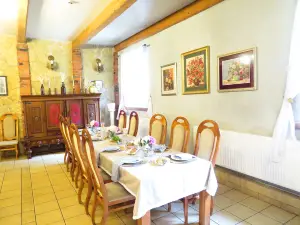 Taujėnai Manor