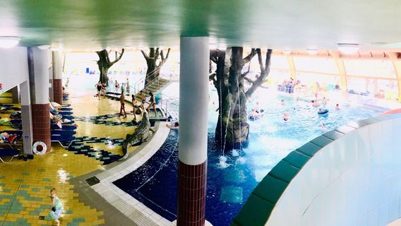 Aqua Palace
