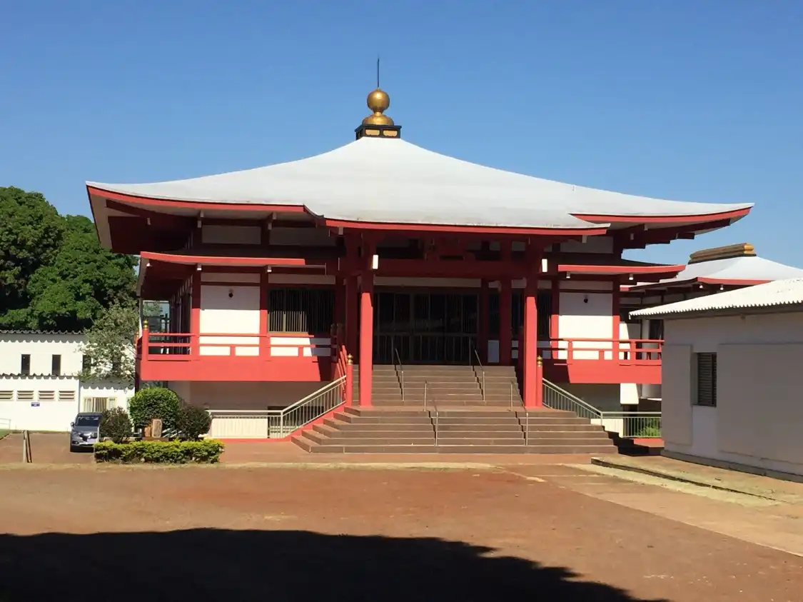 Hotels near Templo Budista Jodoshu Nippakuji de Maringa