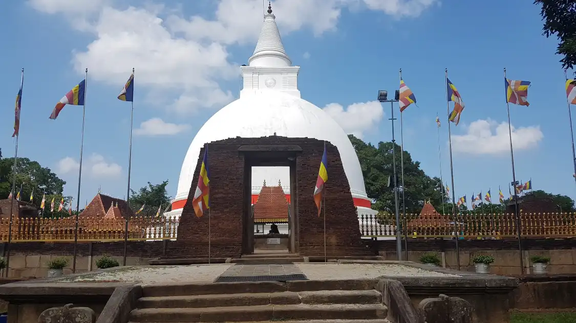 Hotels near Seruwila Mangala Raja Maha Vihara
