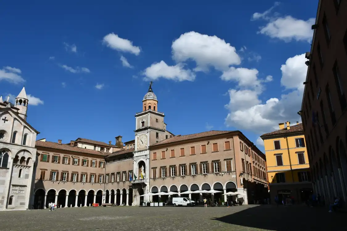 Hotels near Piazza Grande