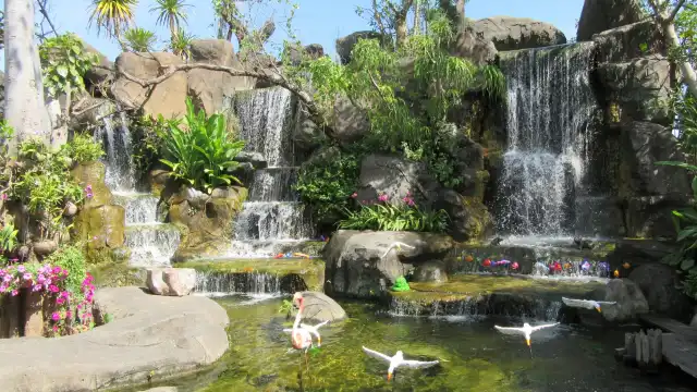 Hotels near Wat Sala Loi