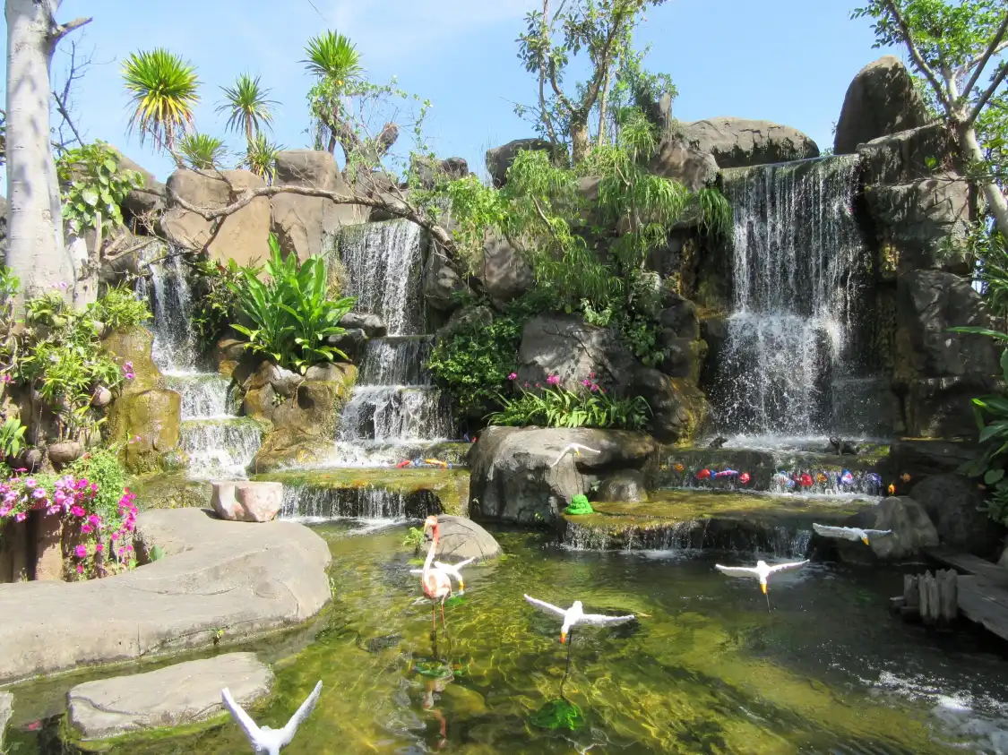 Hotels near Wat Sala Loi