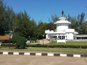 อนุสรณ์สถานยุทธนาวีที่เกาะช้าง