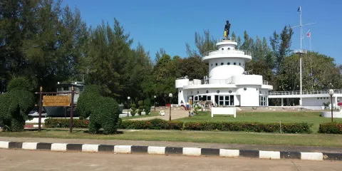 Yuttanavi Memorial Monument at Ko Chang