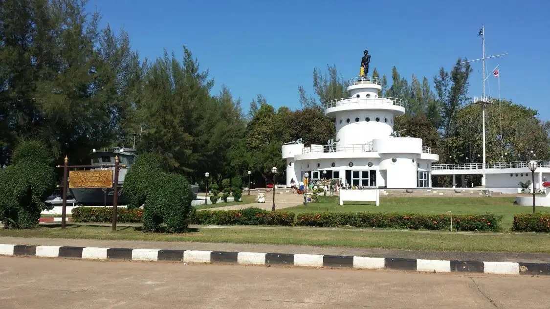 Hotels in der Nähe von Yuttanavi Memorial Monument at Ko Chang