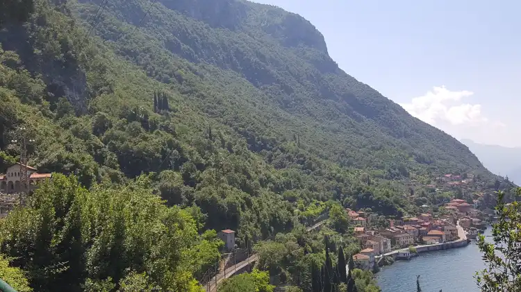Hotels near Sorgente Fiumelatte