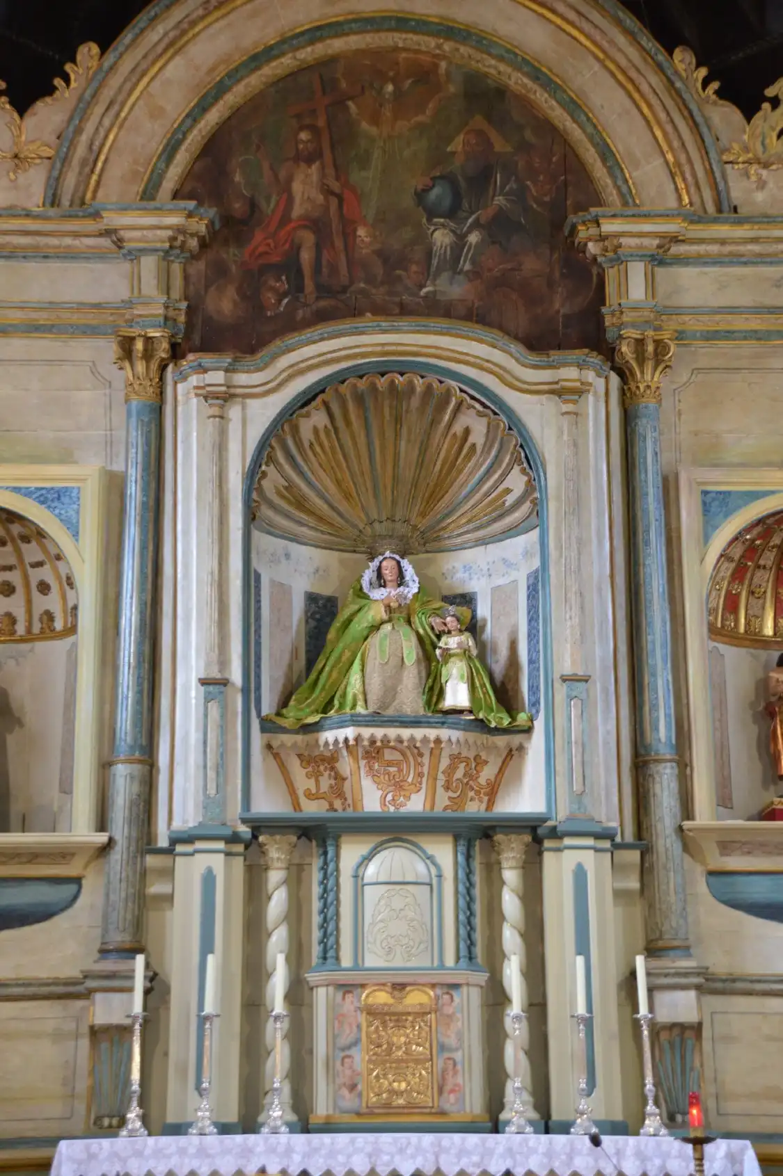 Hotels near Parroquia de Santa Ana