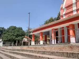 Shri Chainram Baba Old Temple & Pond