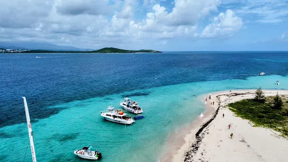 Snorkel and Beach Tour (Traveler & Tobias)