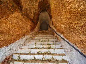 Οι Δολίνες Σπηλιές των Διδύμων Αργολίδας [''Caves of the Twins Dolines'']