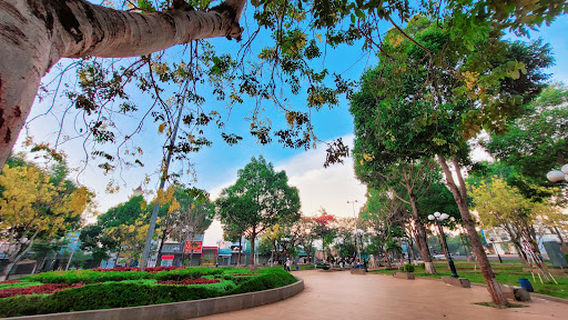 Công viên Nguyễn Viết Xuân