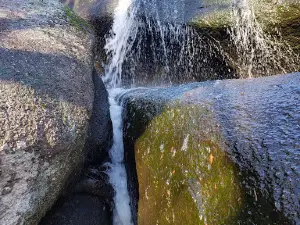 40 Acre Rock Upper Parking