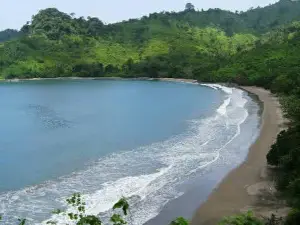 Pantai Bandealit