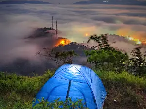 Wisata Alam Bukit Pamoyanan