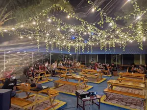 Cafe Mewah (Mepet Sawah) Desa Lamunre Tengah