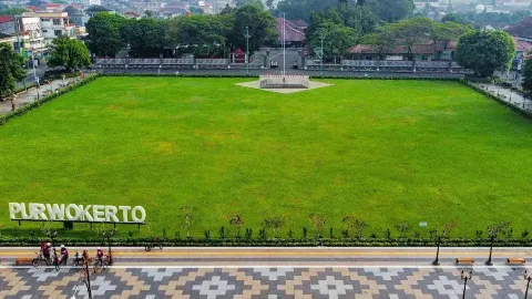 Alun Alun Kota Purwokerto attraction in Central Java