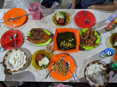 Wisata Kuliner Kita-Kita Kampung Ujung