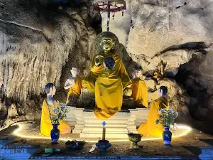 Wat Tham Tap Tao: Temple of the Light Cave & Dark Cave
