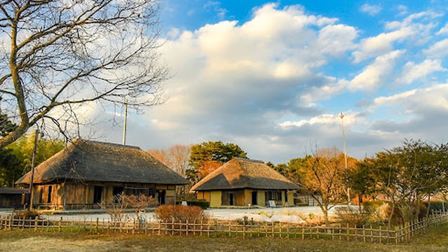 Miharashi no Sato (Field of Miharashi Village)