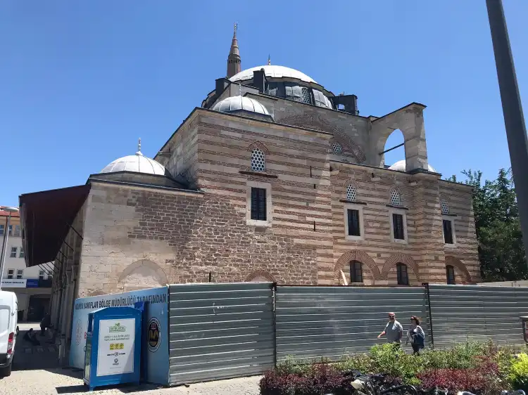 Hotels near Serafettin Cami
