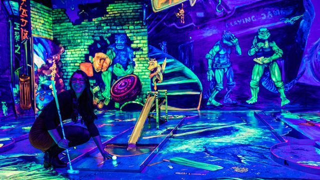 Glowing Rooms 3D Mini Golf & VR Escape Rooms