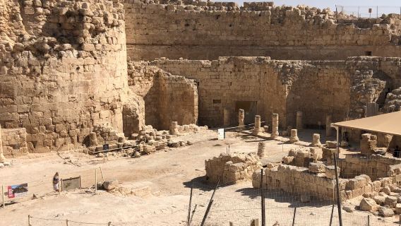 All kinds of translators, Guide , chartered private charter, photographers, business escorts, medical accompaniment, travel guides, customization throughout Palestine