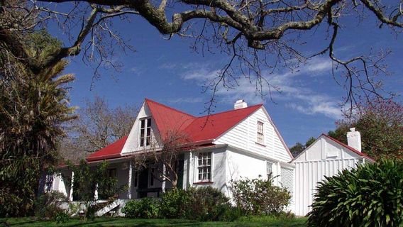 Clendon House