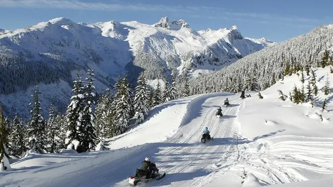 2_黑梳山雪地摩托