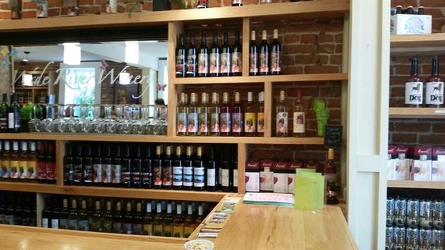 Wide River Winery - Tasting Room