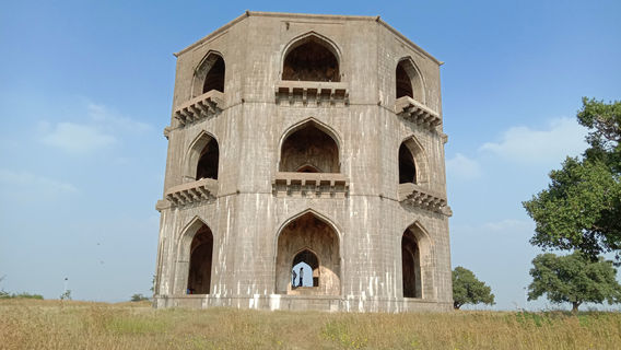 Salabat Khan's Tomb
