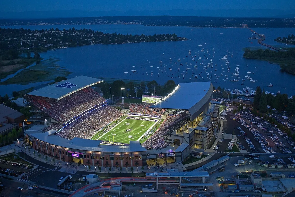2_Husky Stadium